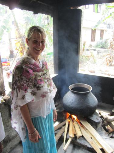 On several of my India trips I have studied Ayurveda and participated in making treatments